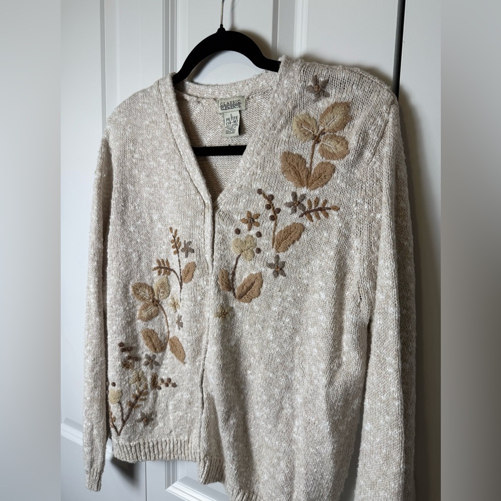 Classic Elements Grandma core sweater - Picture 2 of 4
